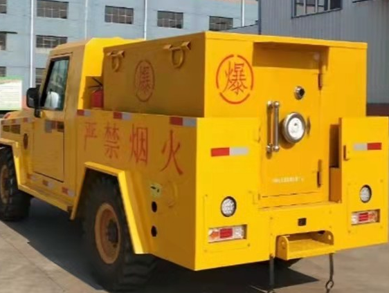 永德凯龙爆破器材运输车：保障爆破任务的安全运行