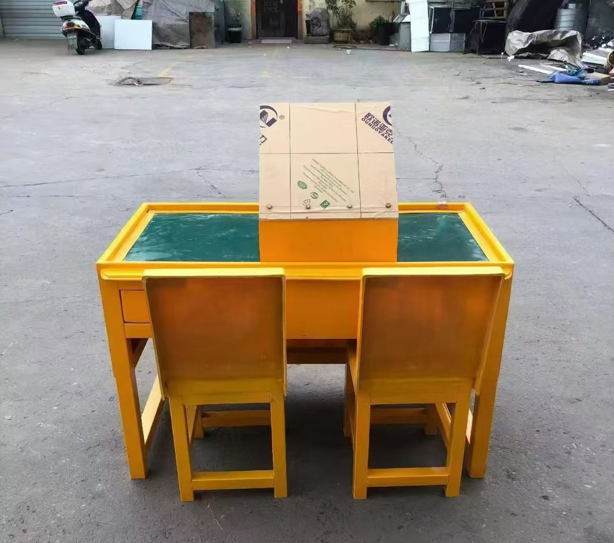 永德防静电导通桌井下煤矿火工品发放桌：危险品流转的安全守护者